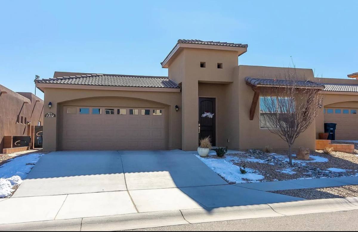 House for rent at 7312 Valle Cantero Lane NW, Albuquerque, NM 87114