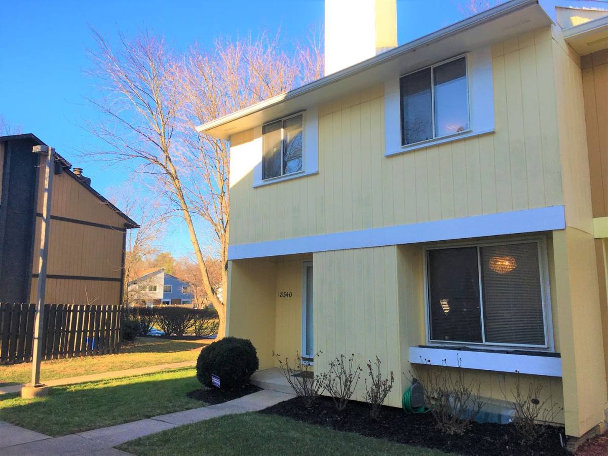 Townhouse for rent at 18540 Eagles Roost Dr, Germantown, MD 20874