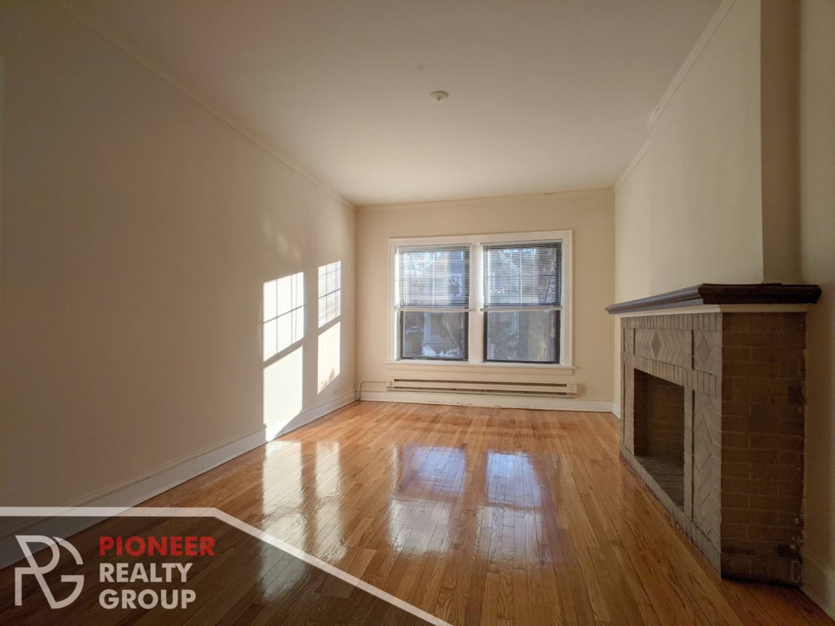 Apartment for rent at 1025 Dempster St, Evanston, IL 60201