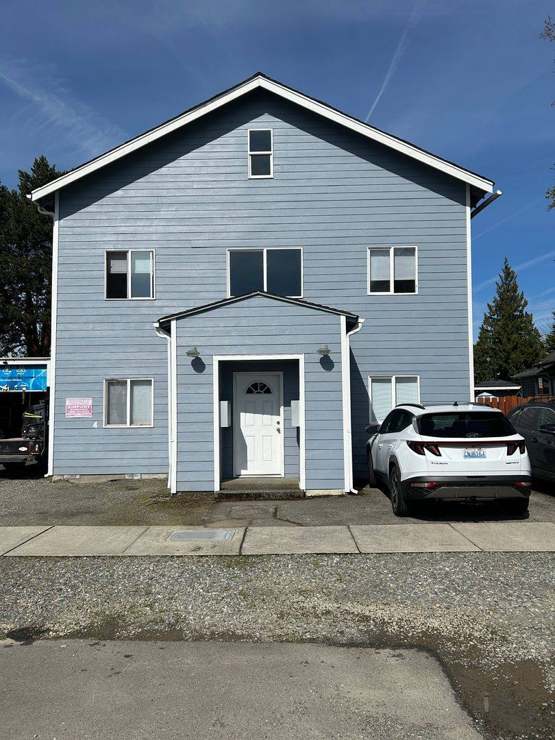 Apartment for rent at 111 10th St SE #4, Auburn, WA 98002