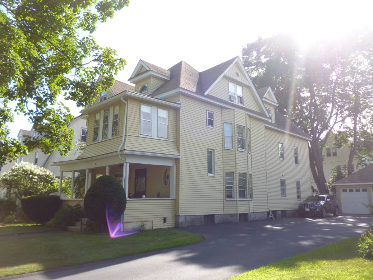 Apartment for rent at 29 Roxbury St #3, Worcester, MA 01609