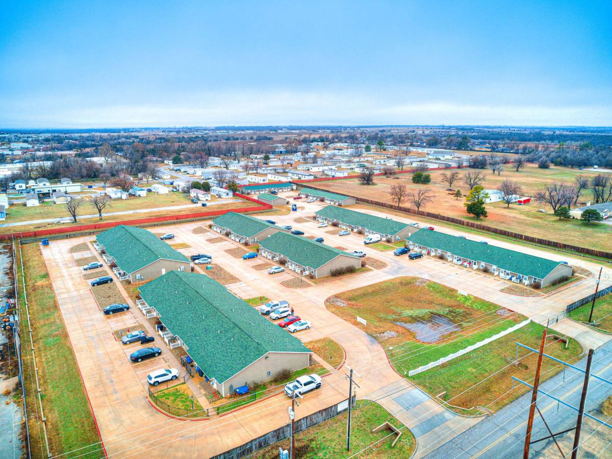 Apartment for rent at 501 W Country Club Rd, Chickasha, OK 73018