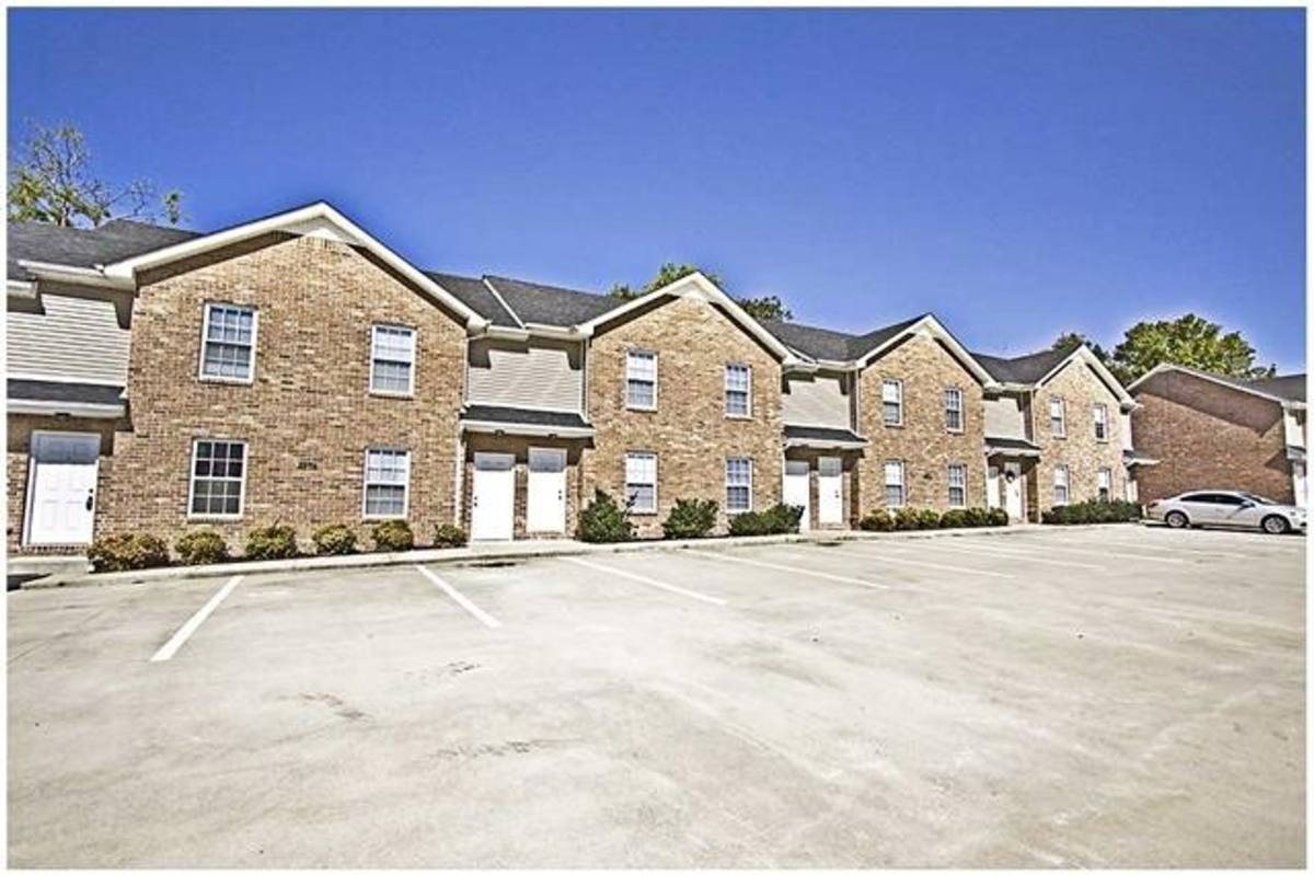 Townhouse for rent at 2284 McCormick Lane E, Clarksville, TN 37040