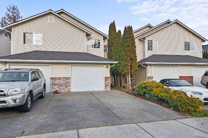 Townhouse for rent at 5811 136th St SE, Everett, WA 98208