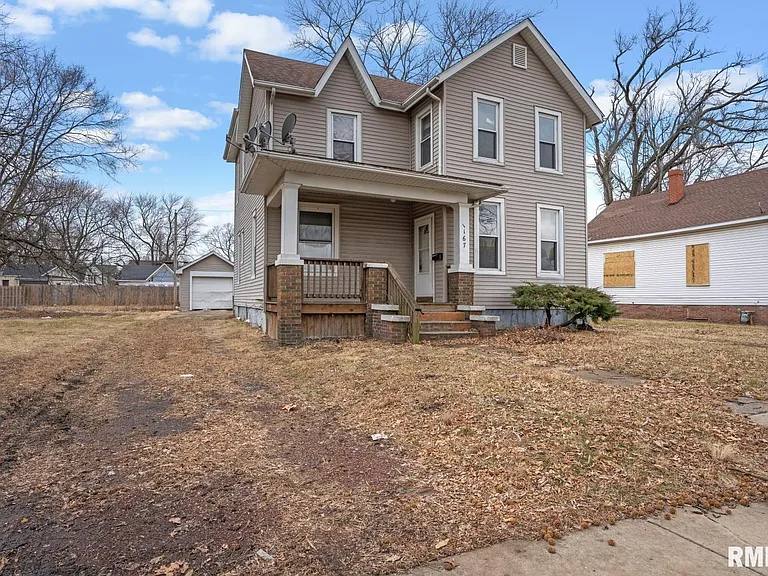 Apartment for rent at 1167 N 4th St #1, Springfield, IL 62702