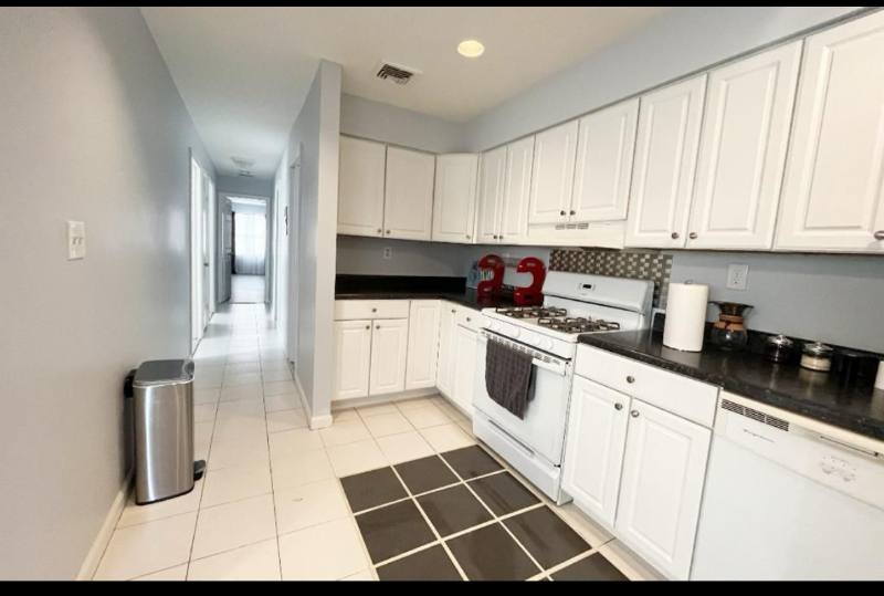 Apartment for rent at 301 72nd #2, North Bergen, NJ 07047