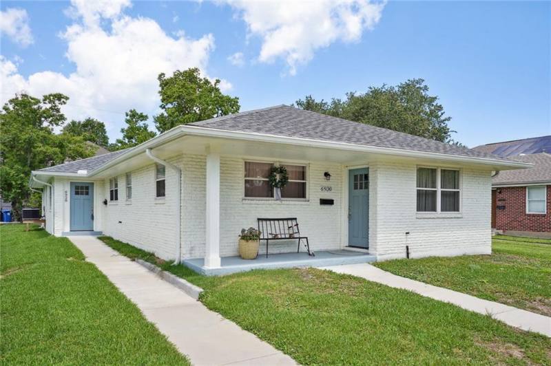 Townhouse for rent at 6928 Argonne Blvd, New Orleans, LA 70124