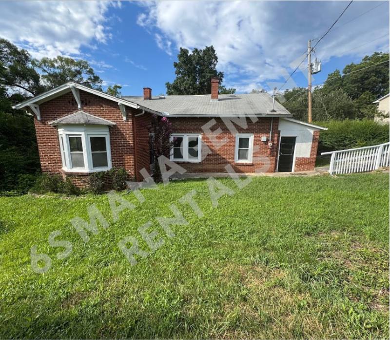 Apartment for rent at 1100 Harrison Ave #1, Kingsport, TN 37665