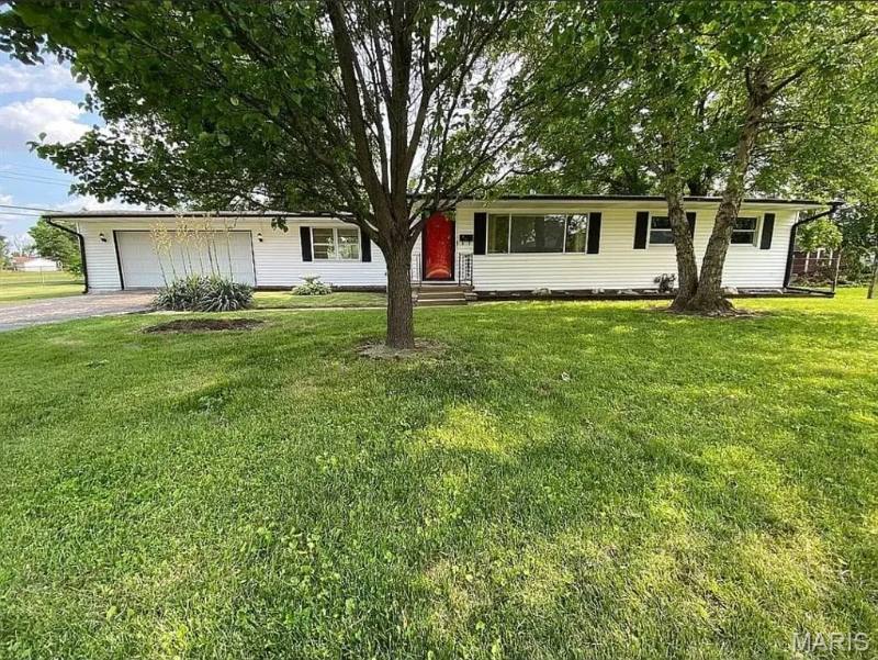House for rent at 300 Sauget Ave, East Saint Louis, IL 62206