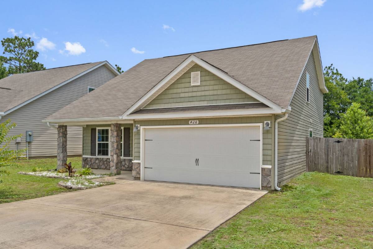 House for rent at 426 Eisenhower Dr, Crestview, FL 32539