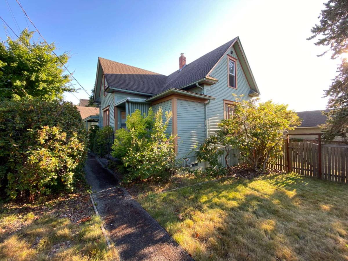 House for rent at 2314 Harris Ave, Bellingham, WA 98225