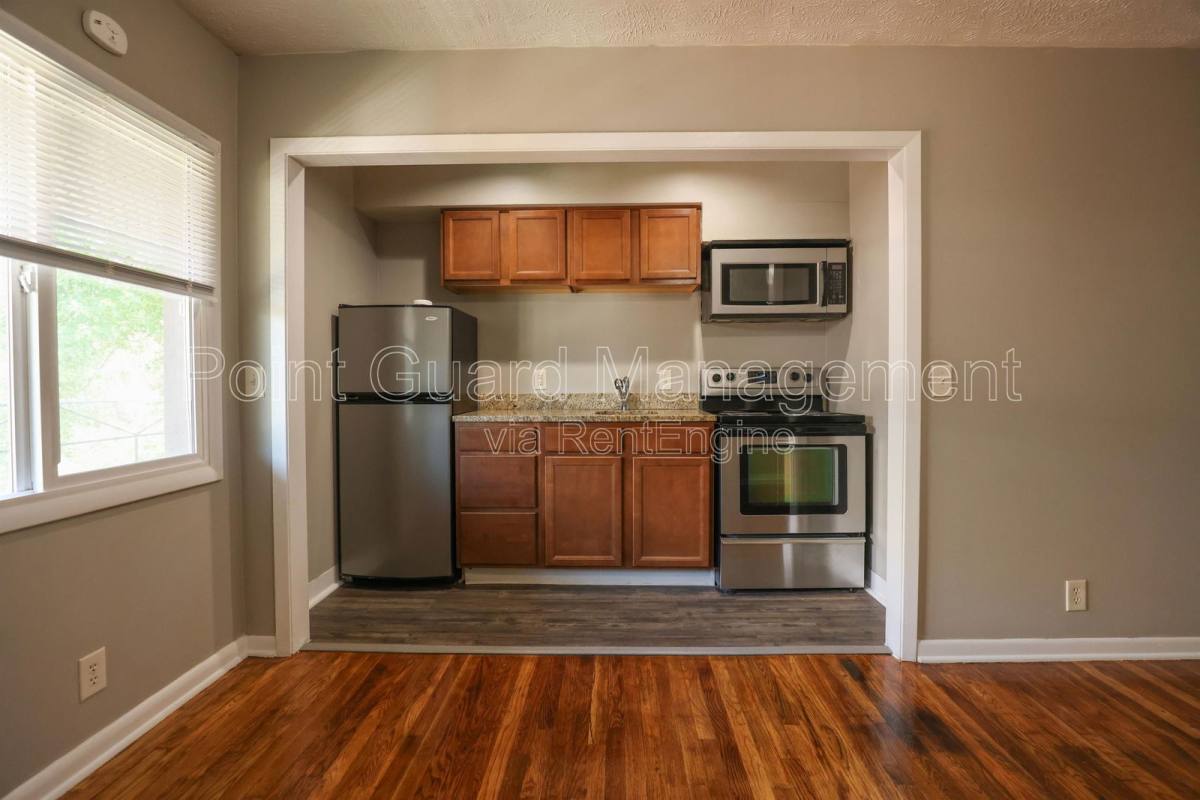 Apartment for rent at 4916 California St, Omaha, NE 68132