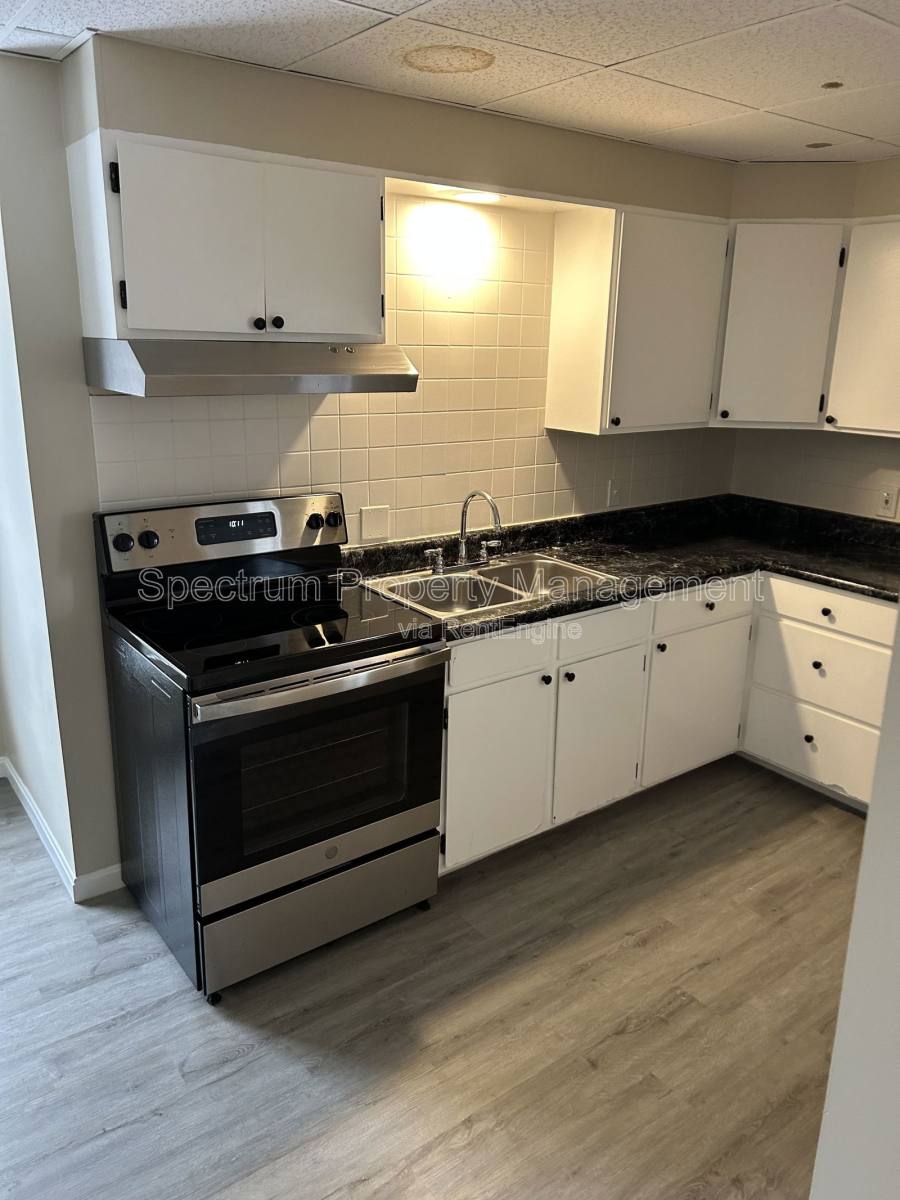 Apartment for rent at 35 W St #3A, Gardiner, ME 04345