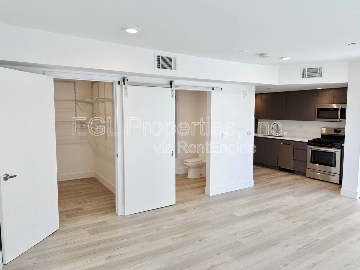 Apartment for rent at 744 S Mariposa Ave #605, Los Angeles, CA 90005