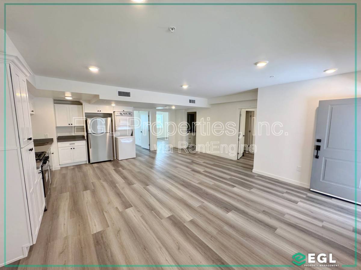 Apartment for rent at 10505 Hawthorne Blvd #202, Inglewood, CA 90304