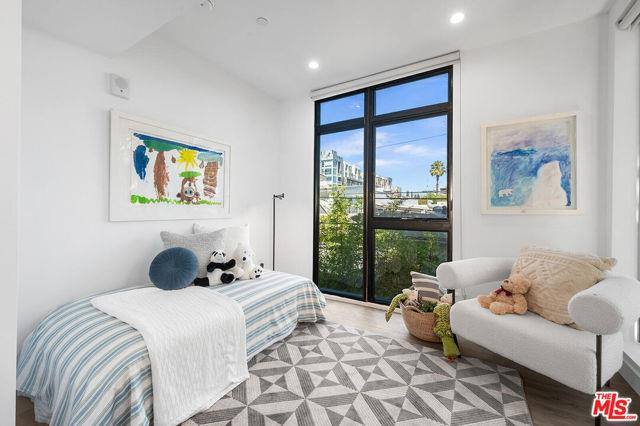 Townhouse for rent at 1016 N Martel Ave #109, Los Angeles, CA 90046