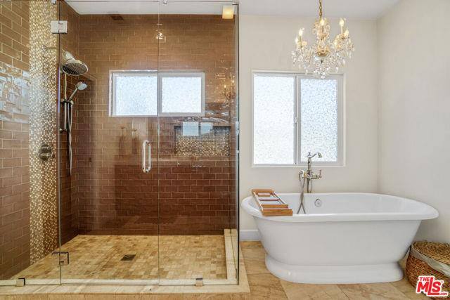 House for rent at 1042 S Stanley Ave, Los Angeles, CA 90019