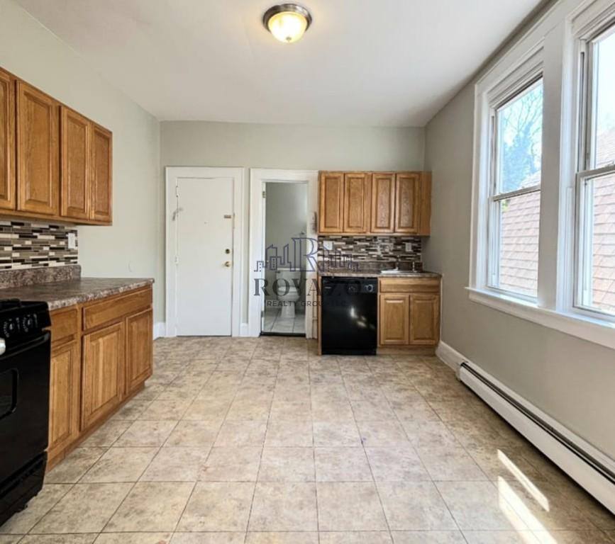 Apartment for rent at 110-112 Eastern Parkway #1R, Irvington, NJ 07111
