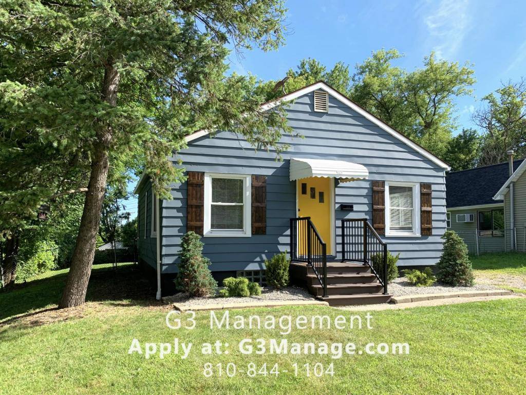 House for rent at 910 E Washington St, Howell, MI 48843