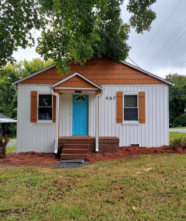 House for rent at 907 Old Thomasville Rd, High Point, NC 27260
