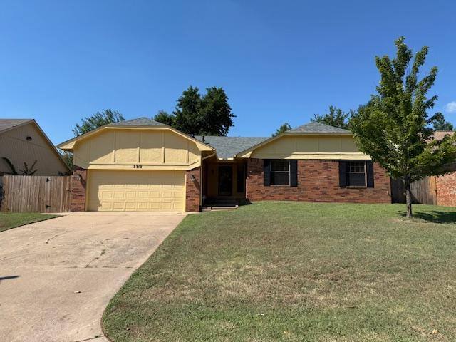 House for rent at 2313 Northwood Lane, Edmond, OK 73013