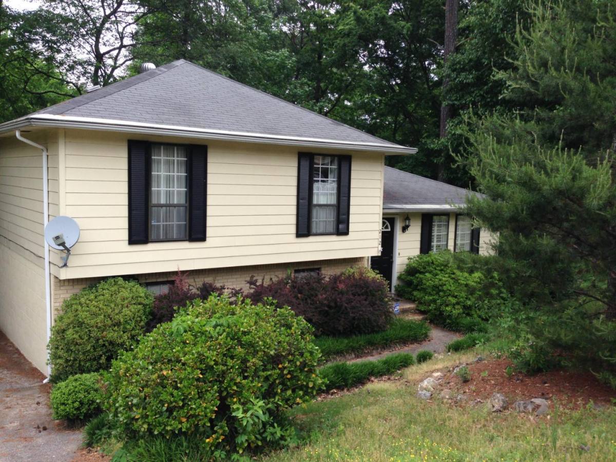 House for rent at 212 Glenvalley Lane NW, Birmingham, AL 35215