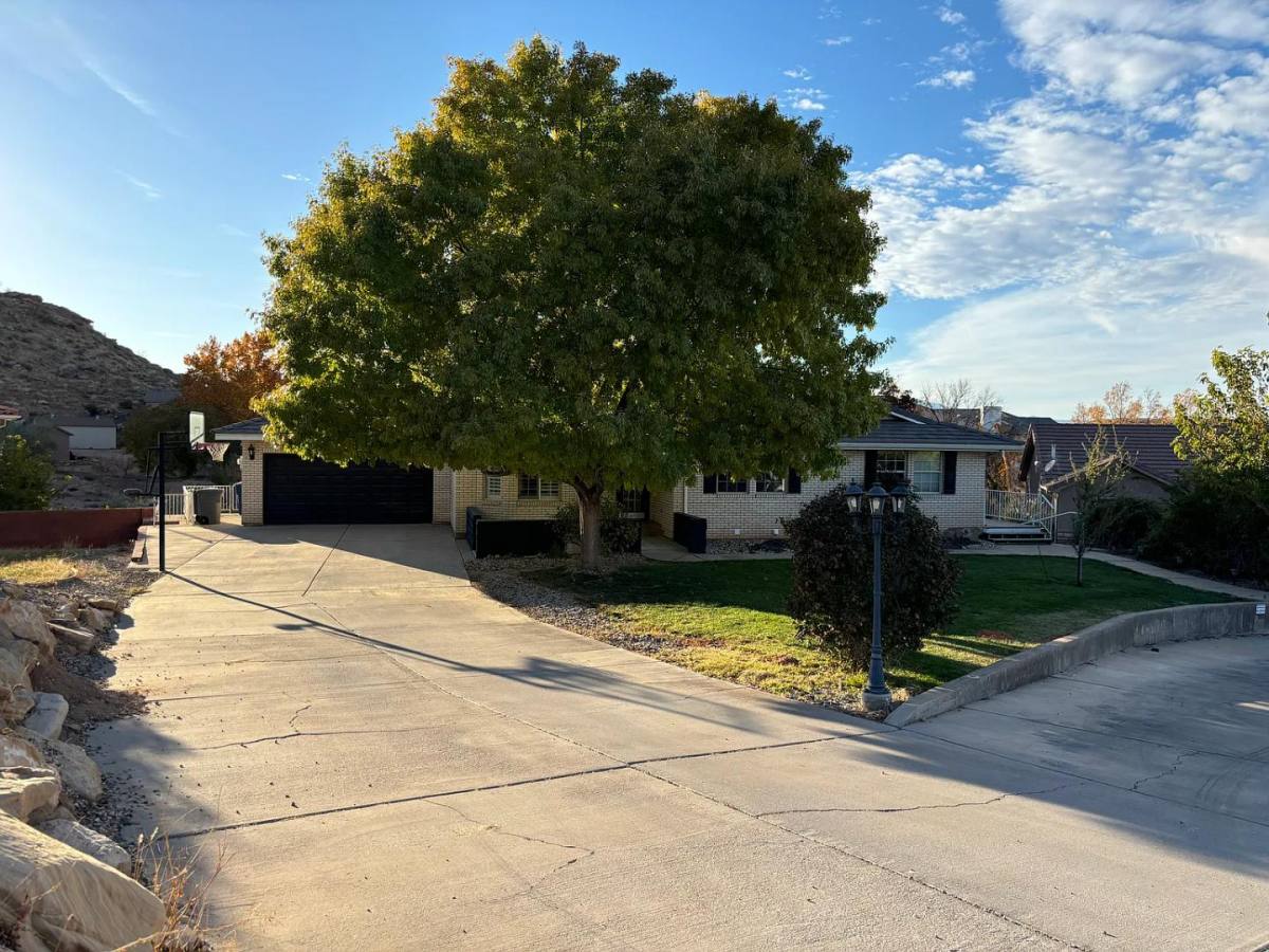House for rent at 428 Paintbrush Way #428 Upsta, Saint George, UT 84790