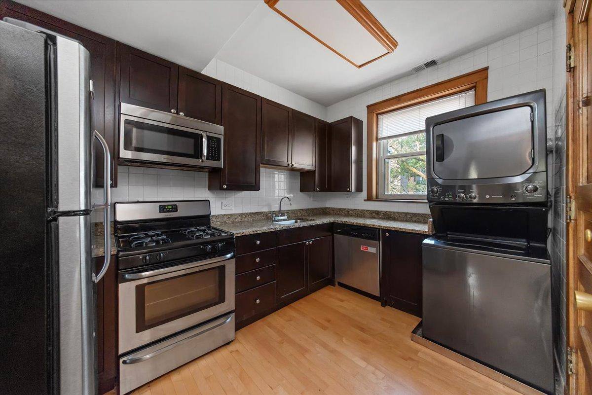 Apartment for rent at 1535 W Addison #3, Chicago, IL 60613