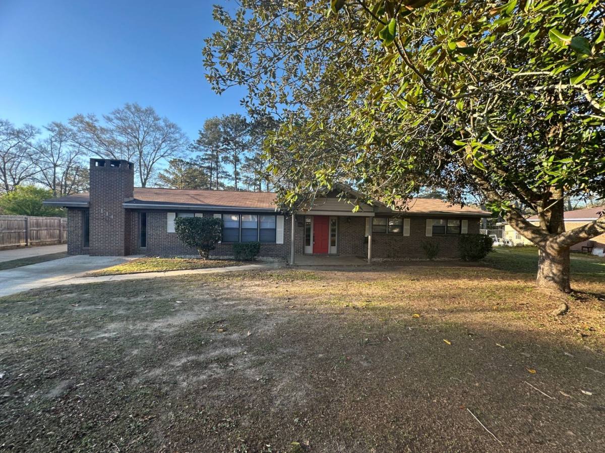 House for rent at 114 Kinnon Dr, Enterprise, AL 36330