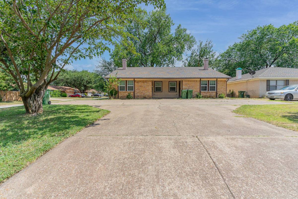 Apartment for rent at 500 W Cedar, Arlington, TX 76011