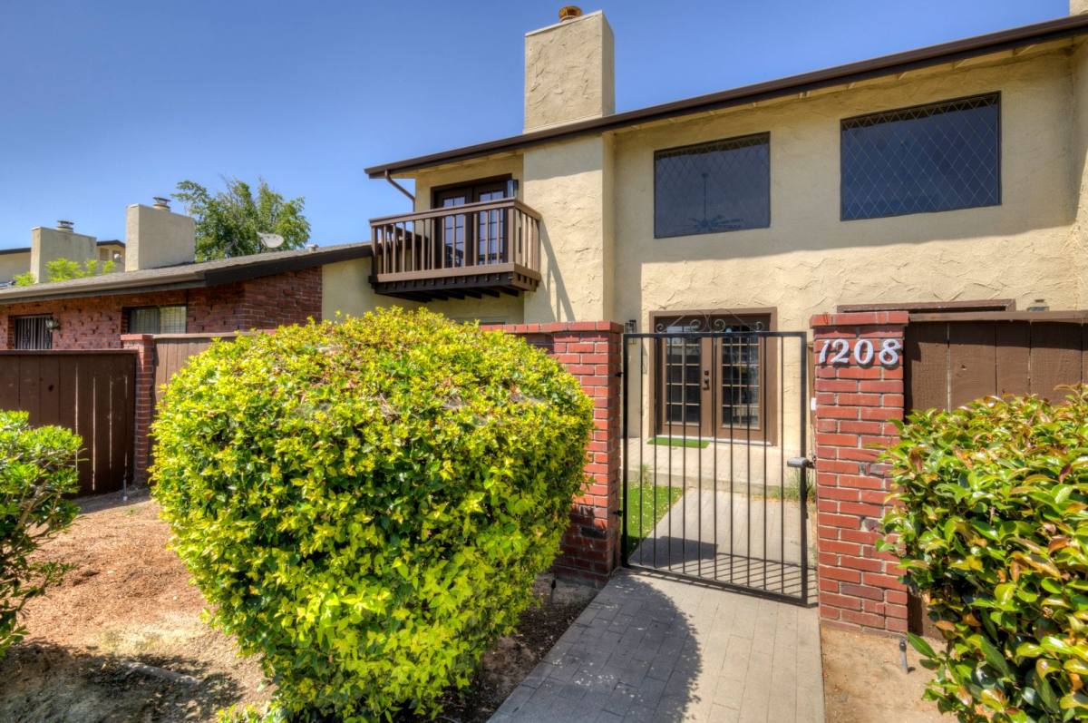 Apartment for rent at 1208 Rose Ave, Selma, CA 93662