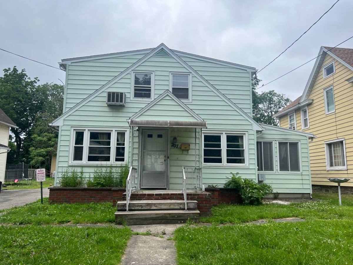 Apartment for rent at 207 Campbell Pk, Rochester, NY 14606