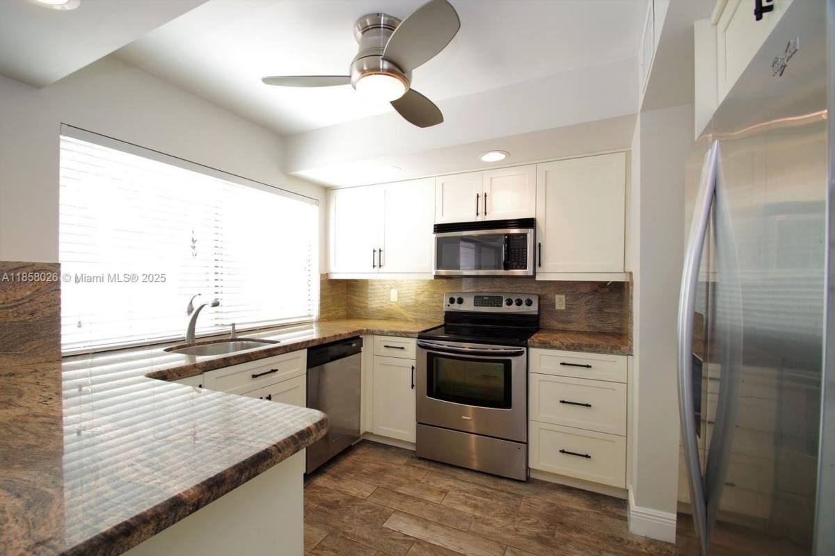 House for rent at 3010 Willow Lane #264, Hollywood, FL 33021