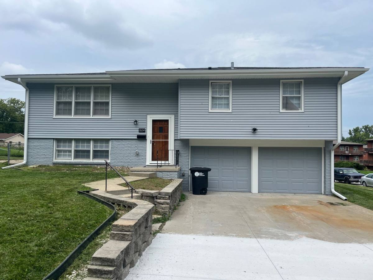 House for rent at 8604 Orchard Ave, Omaha, NE 68127
