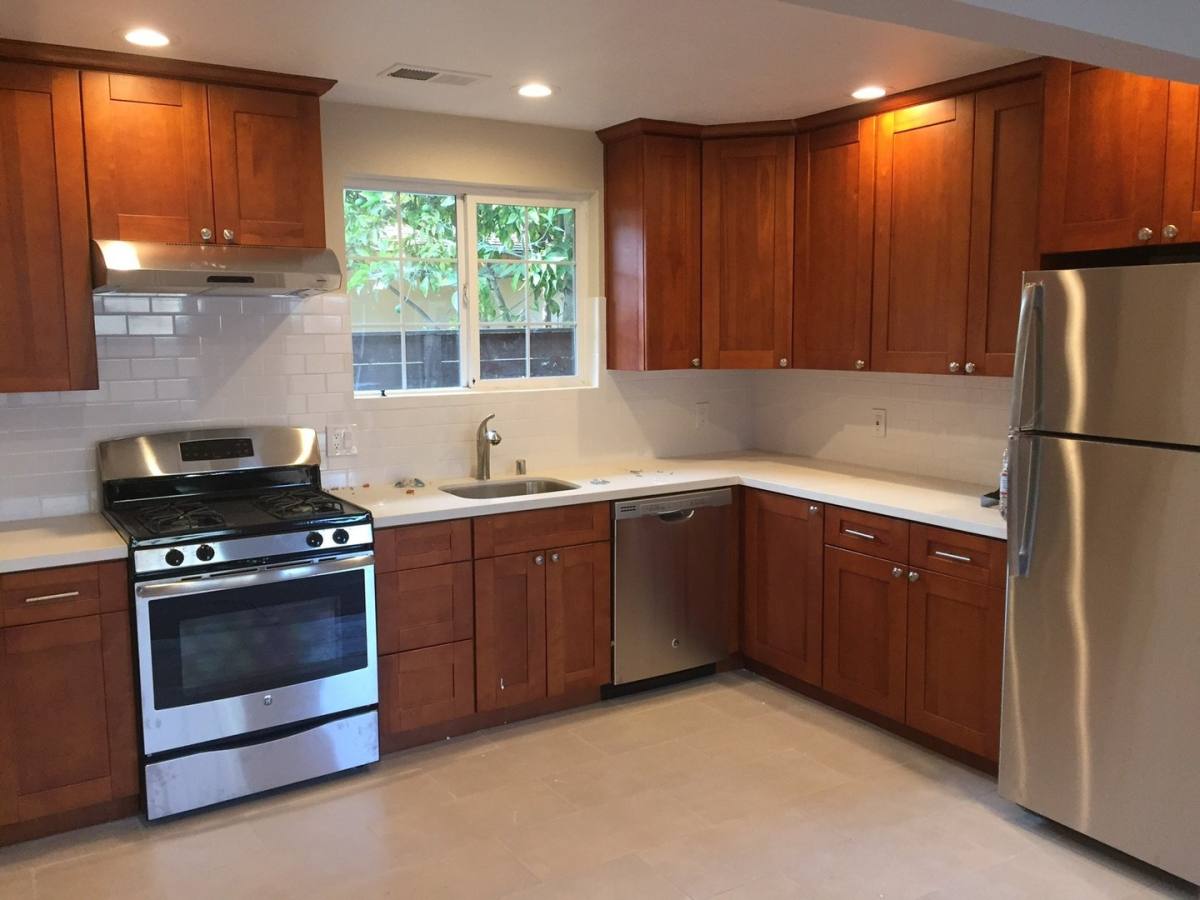 Apartment for rent at 1024 10th Ave, Redwood City, CA 94061