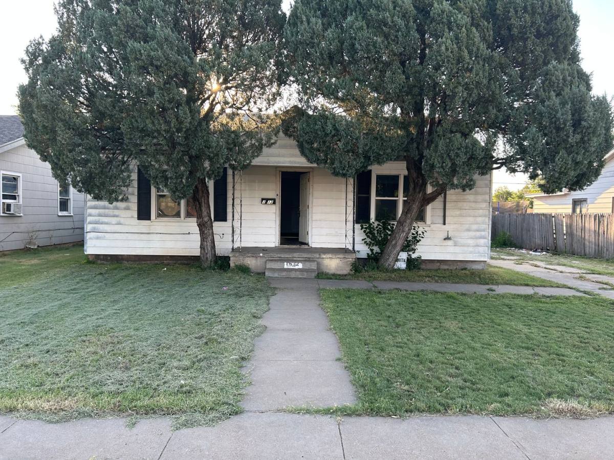 House for rent at 1612 Coffee, Pampa, TX 79065