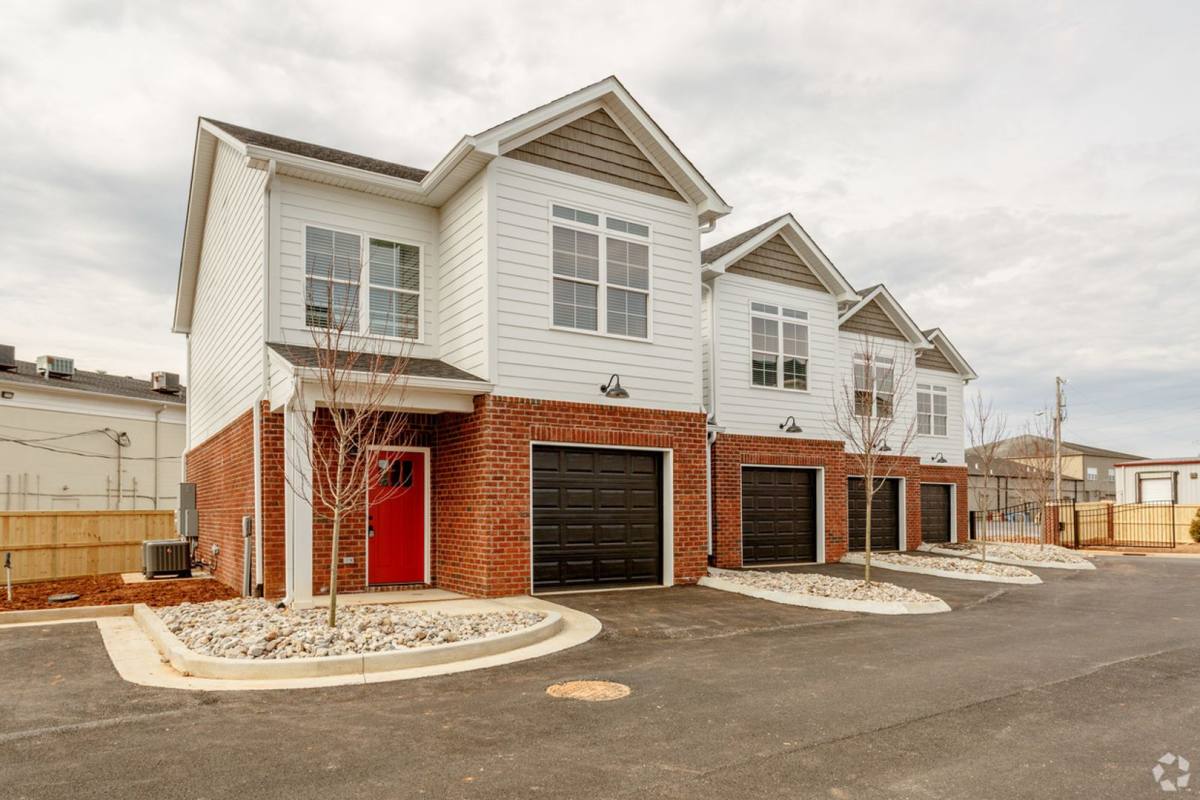 Townhouse for rent at 864 Fairview Ave, Bowling Green, KY 42101