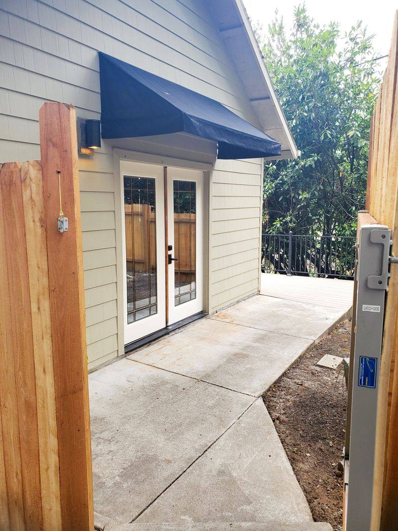Apartment for rent at 745 Maplecrest Dr SW, Portland, OR 97219