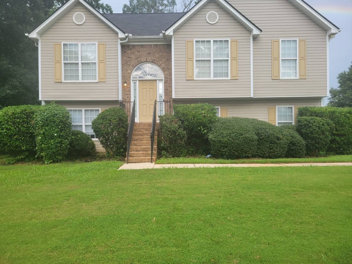 House for rent at 375 Fieldstone Lane, Covington, GA 30016