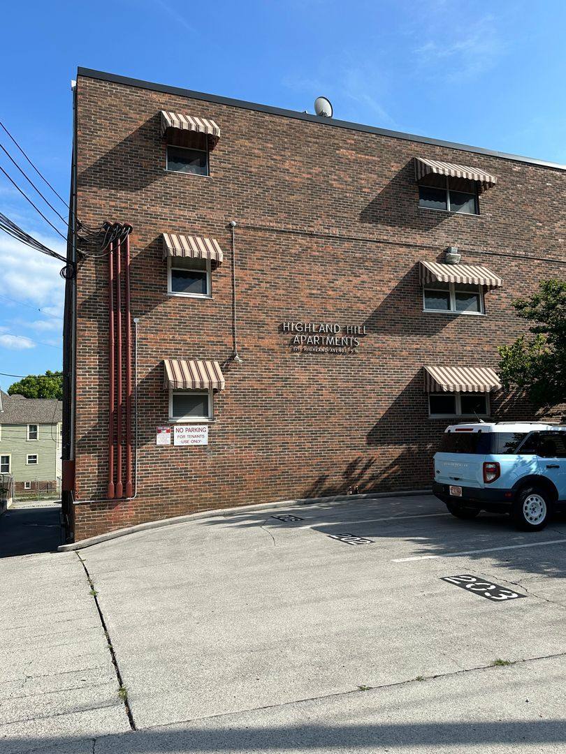 Apartment for rent at 1211 Highland Ave, Knoxville, TN 37916