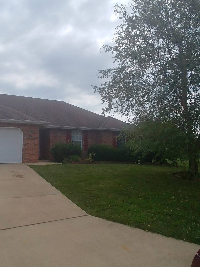 House for rent at 1205 E Chesapeake Dr, Ozark, MO 65721