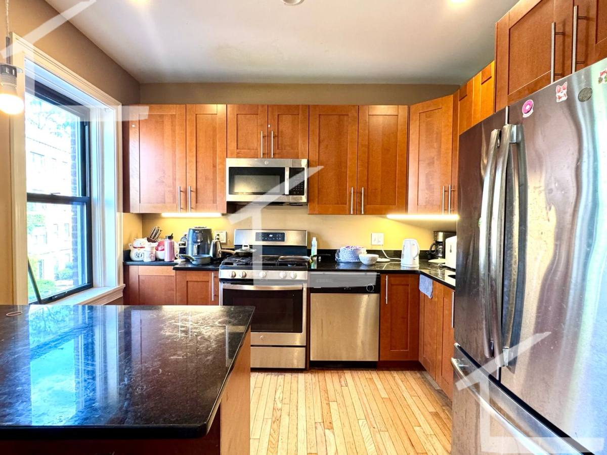 Townhouse for rent at 6 Lothian Rd #2D, Brighton, MA 02135