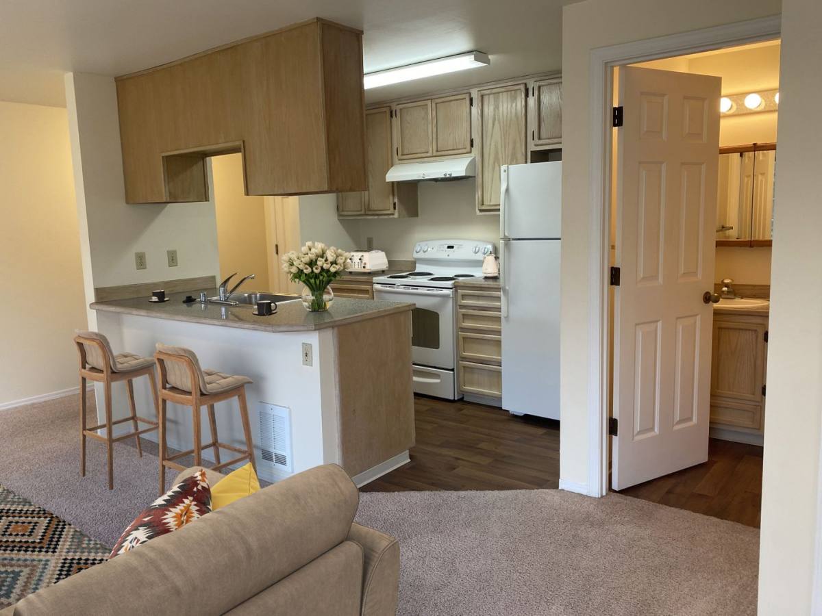 Apartment for rent at 5307 Ravenna Place NE, Seattle, WA 98105