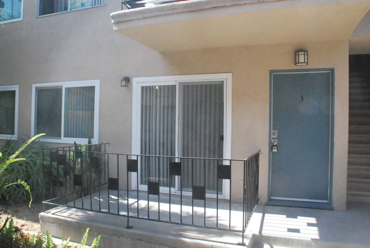 Apartment for rent at 220 S E St, Oxnard, CA 93030
