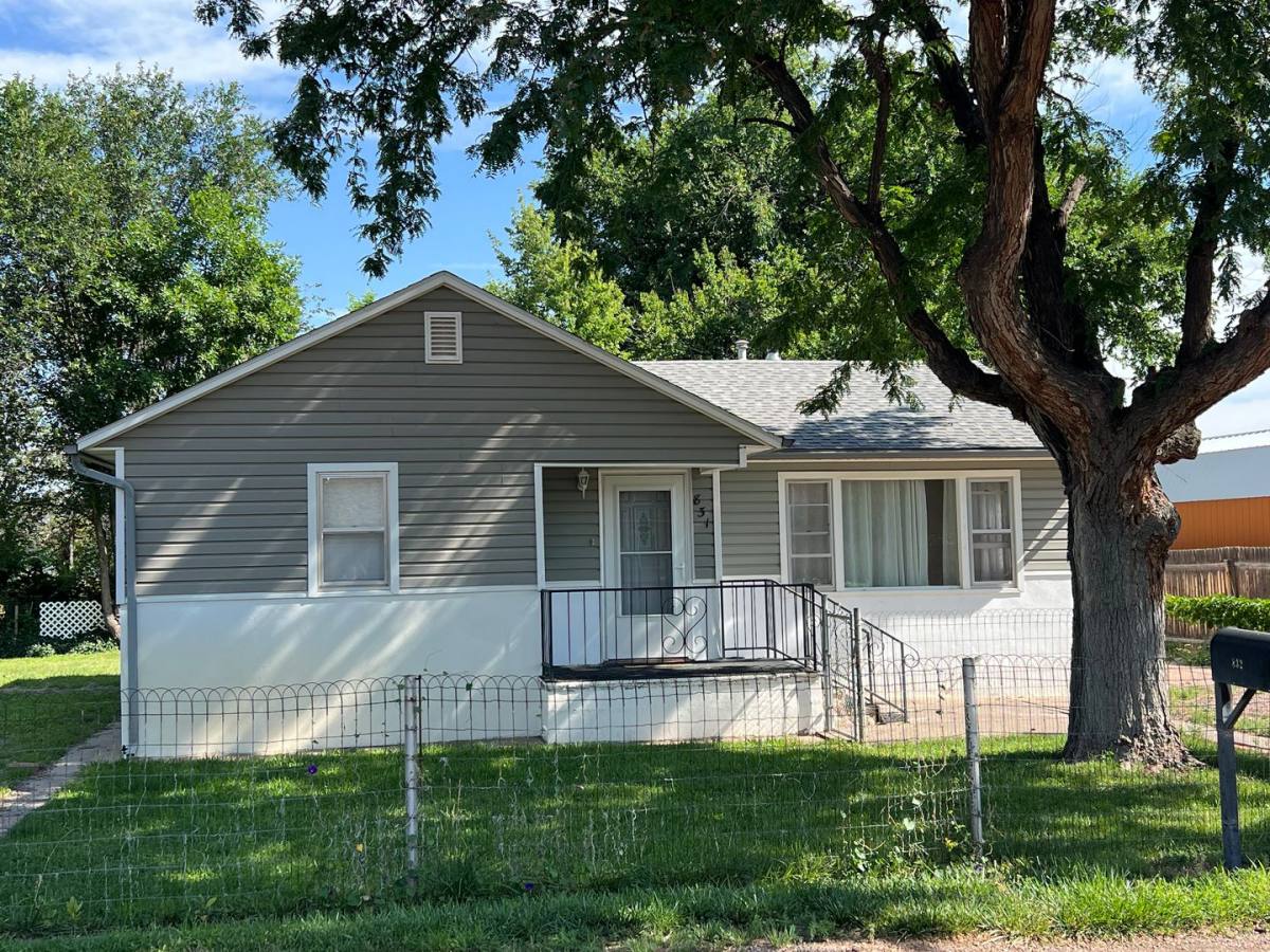 House for rent at 831 Capitol Hill, Canon City, CO 81212