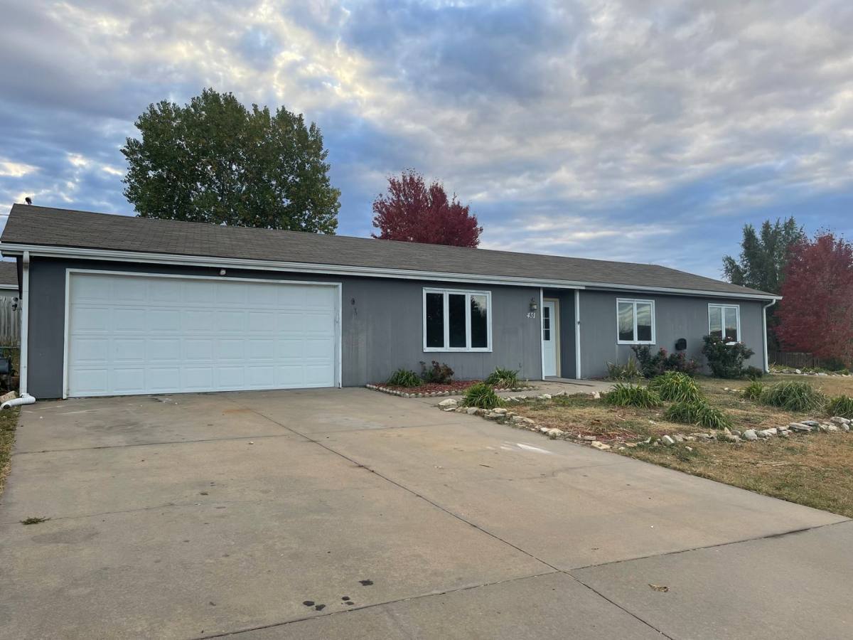 Apartment for rent at 431 Clydesdale, Ogden, KS 66517