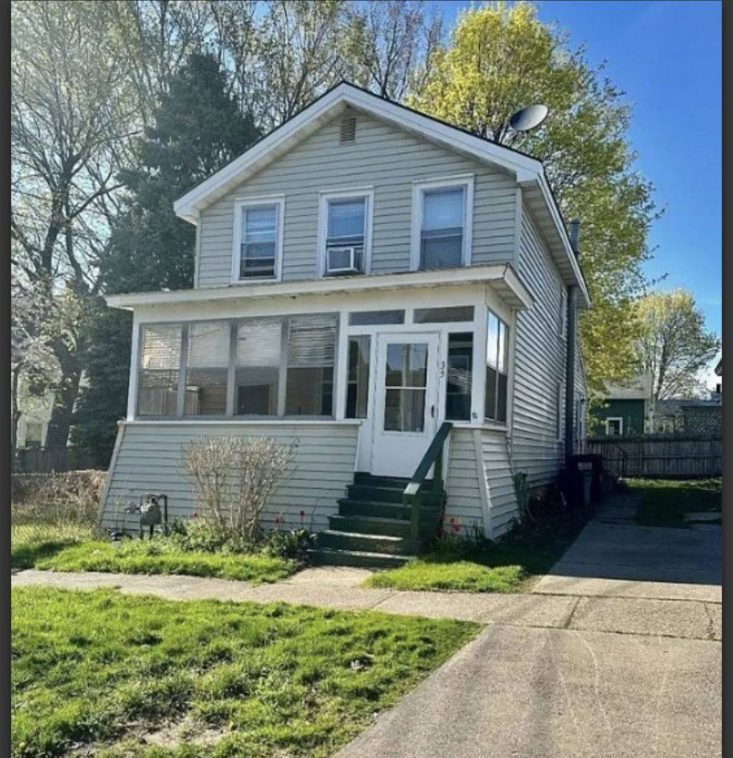 Apartment for rent at 35 Lawrence St, Oswego, NY 13126