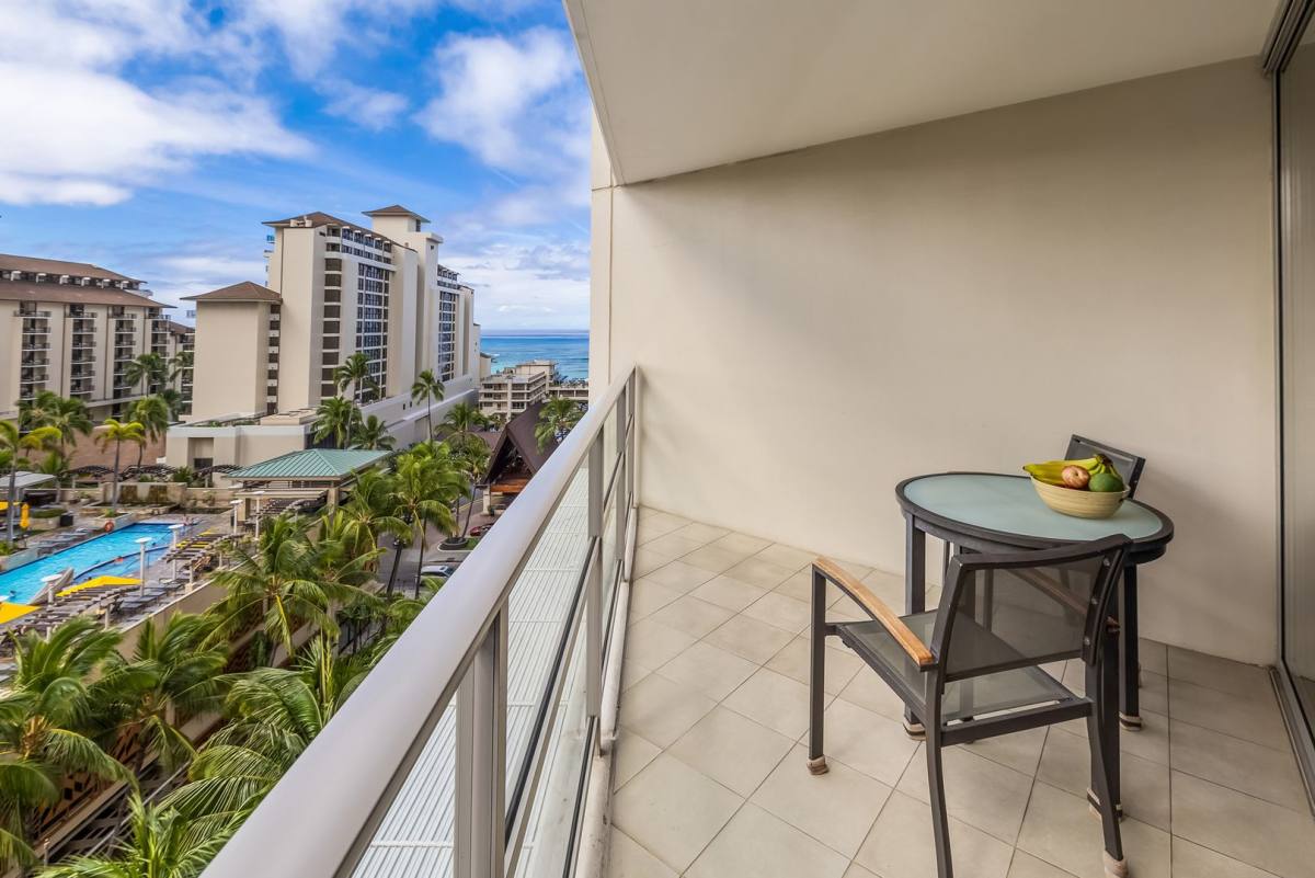 Apartment for rent at 223 Saratoga Rd, Honolulu, HI 96815