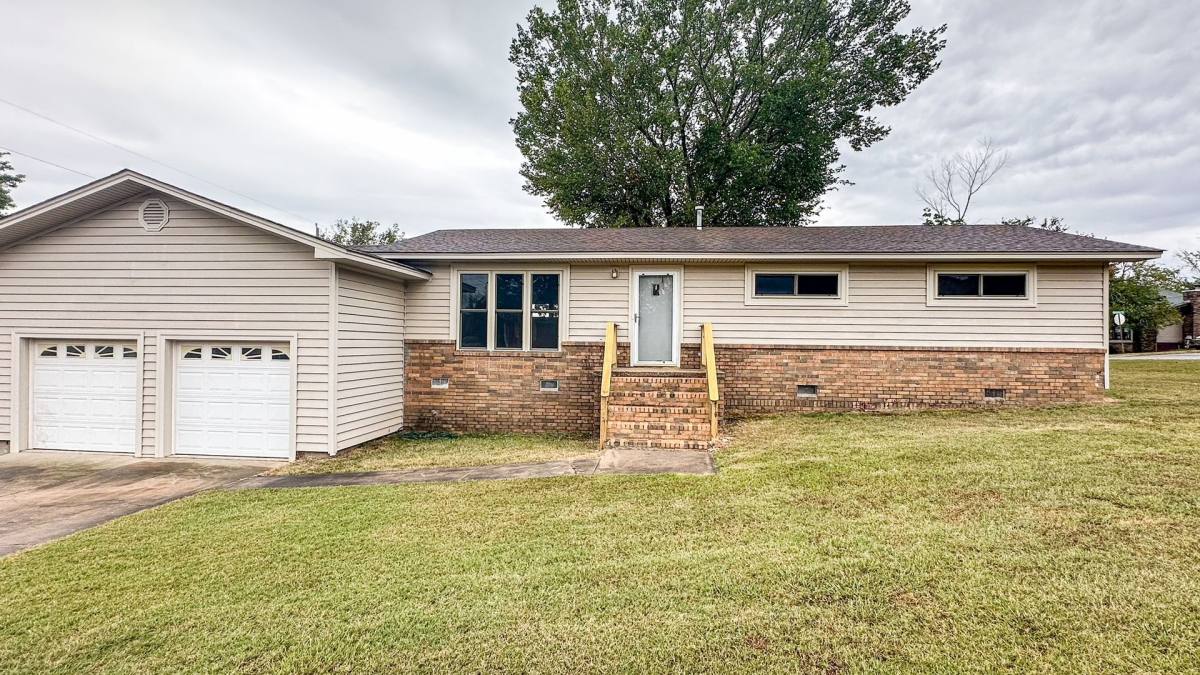 House for rent at 525 W Gary St, Greenwood, AR 72936