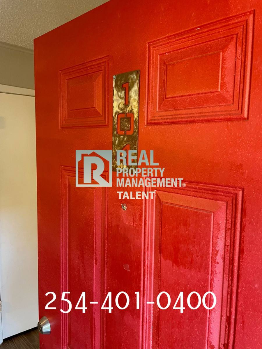 Apartment for rent at 1214 Baylor Ave, Waco, TX 76706